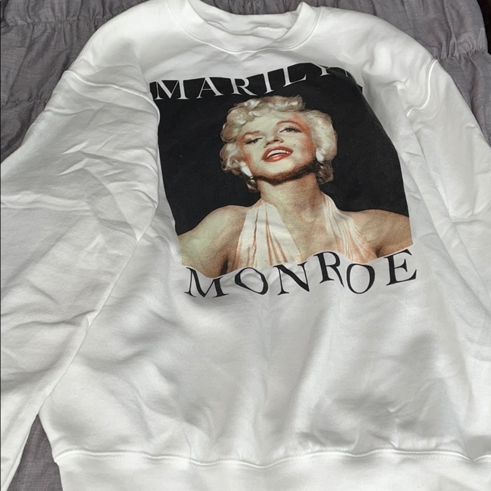 Over sized Marilyn Monroe sweater